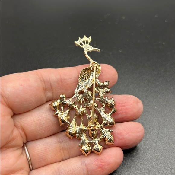 Monet peacock pin - Picture 2 of 4